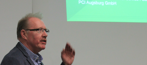 Dipl.-Ing. Hartmut Urbath bei seinem Vortrag